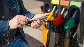 Как потратить бонусы СберСпасибо на заправках Роснефть в Pull and Bear